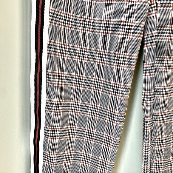 Hollister Mid-Rise Plaid Side Striped Trousers - Picture 3 of 8